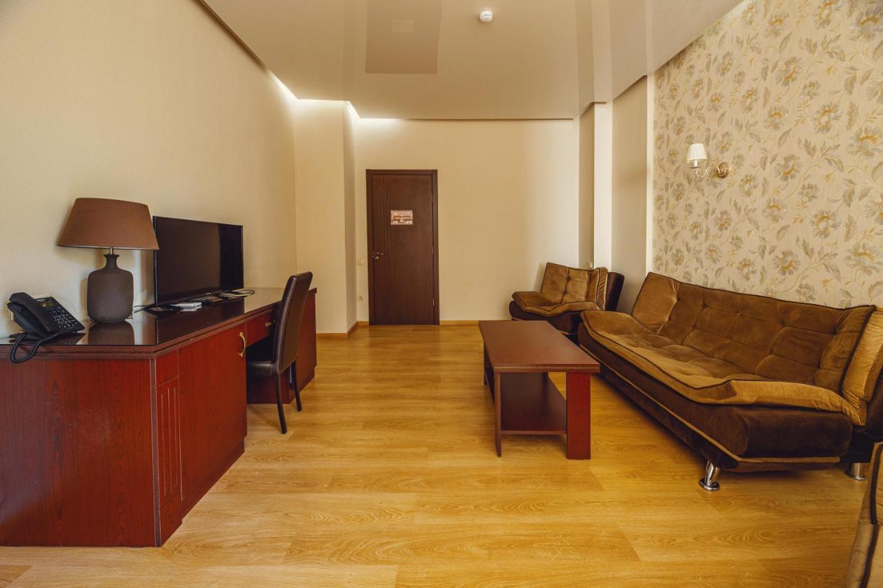 Park Hotel Tskaltubo - Balneo Resort Bagian luar foto